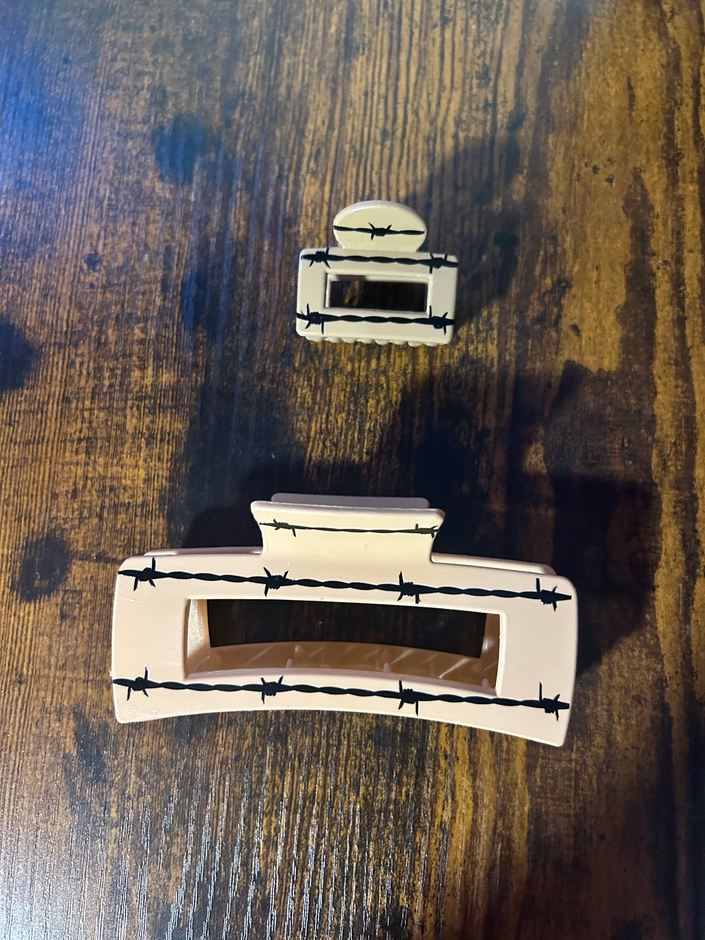 Barb Wire Claw Clips