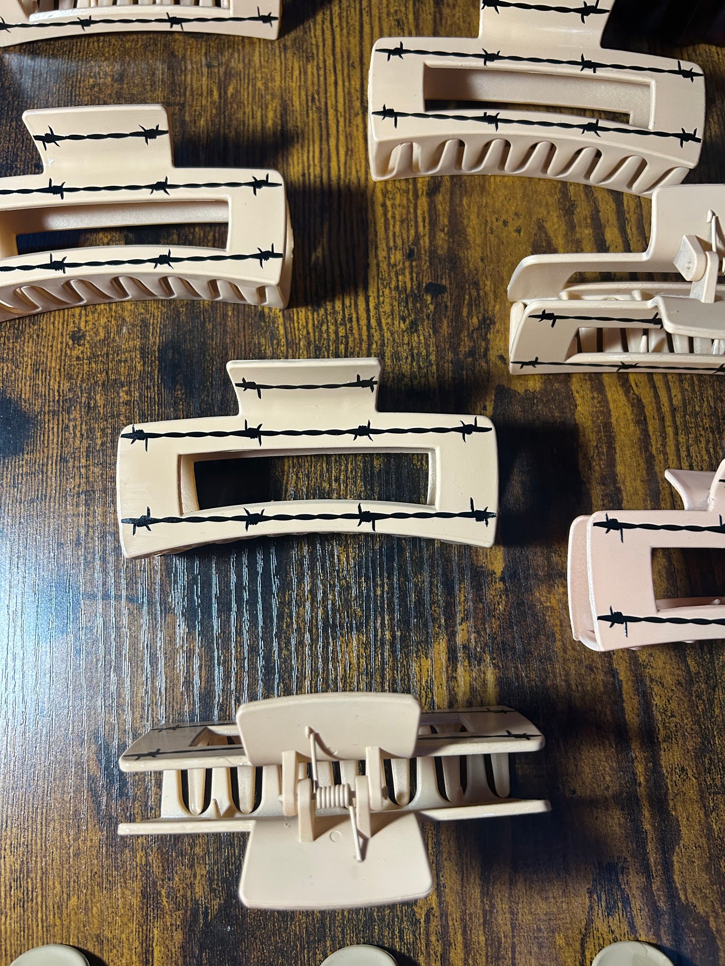 Barb Wire Claw Clips