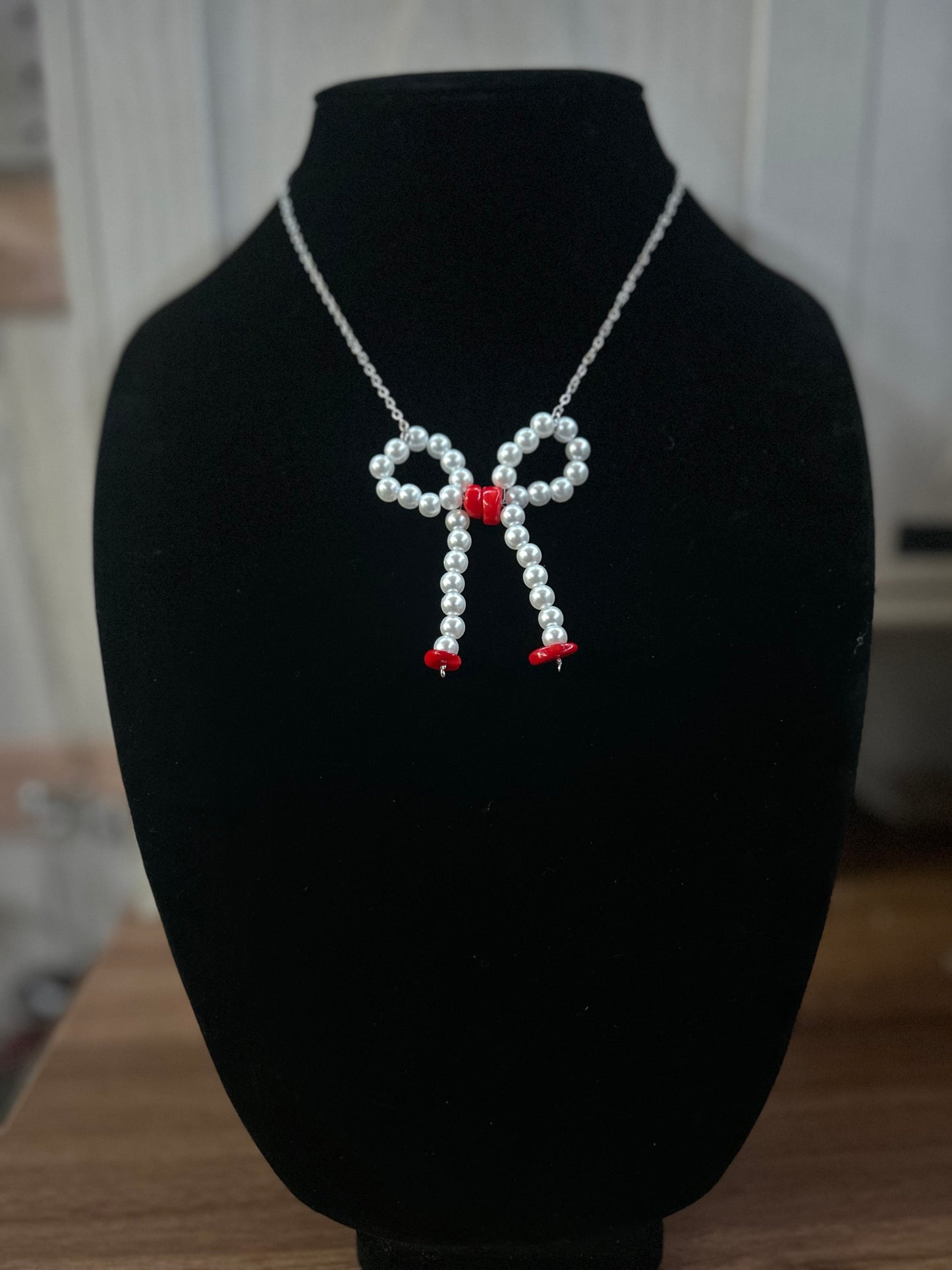 Red Rock Pearl Bow Necklace